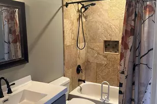 204 Hillsdale Dr, Ballwin, MO 63011 - Photo 8