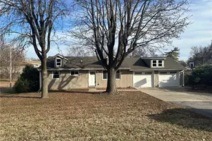 204 Hillsdale Dr, Ballwin, MO 63011 - Photo 2