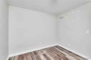 70 Village Cir Dr, Winfield, MO 63389 - Photo 8