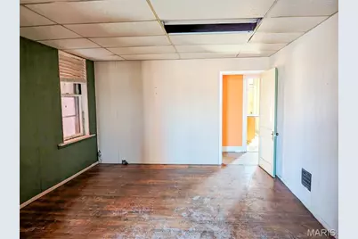 2042 E Adelaide Avenue, Saint Louis, MO 63107 - Photo 10
