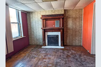 2042 E Adelaide Avenue, Saint Louis, MO 63107 - Photo 8