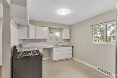 3368 Suncrest Avenue, Saint Louis, MO 63114 - Photo 8