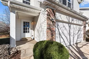 1605 Hurstborough Manor Dr, Hazelwood, MO 63042 - Photo 2