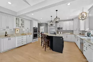 12897 Thornhill Ct, Town and Country, MO 63131 - Photo 10