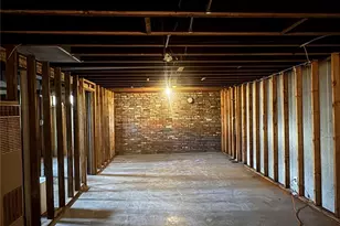 10418 Quaker Dr, Saint Louis, MO 63136 - Photo 14