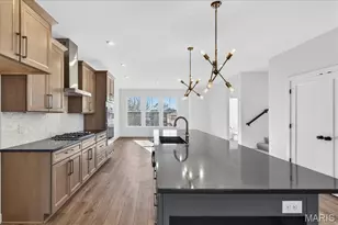 8979 Eager Rd, Richmond Heights, MO 63144 - Photo 12