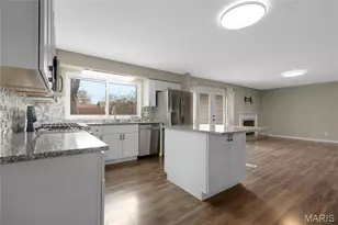 326 Renaldo Dr, Chesterfield, MO 63017 - Photo 6