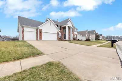 638 Knollshire Way, O'Fallon, MO 63368 - Photo 2