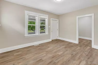 2424 Gothland Avenue, Overland, MO 63114 - Photo 8