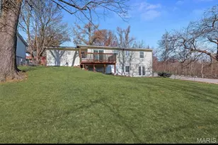 122 Wildwood Ct, Saint Charles, MO 63303 - Photo 2