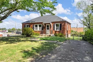 10019 St Martha Ln, Saint Ann, MO 63074 - Photo 2