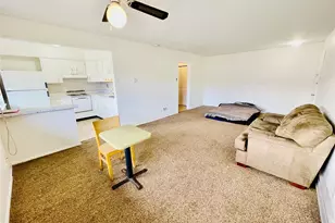 7497 Hazelcrest Dr, Hazelwood, MO 63042 - Photo 10