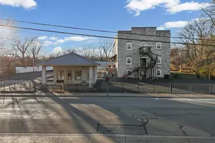 305 N Main St, Saint Genevieve, MO 63670 - Photo 2