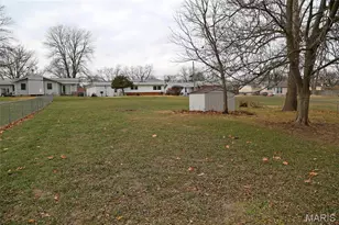 2870 Sussex Dr, Florissant, MO 63033 - Photo 22