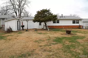 2870 Sussex Dr, Florissant, MO 63033 - Photo 24