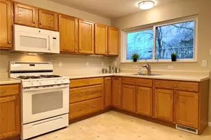 1320 Pepperhill Dr, Florissant, MO 63033 - Photo 8