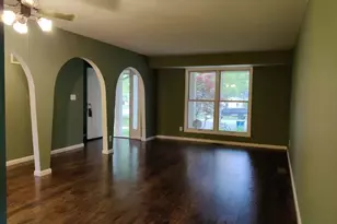 547 Blazedwood Dr, Ballwin, MO 63021 - Photo 2