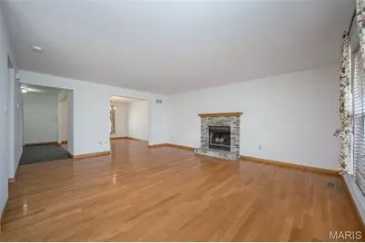 5850 Birchmont Place Drive, Saint Louis, MO 63129 - Photo 10