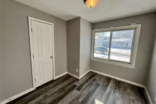 10232 Tappan Dr, Saint Louis, MO 63137 - Photo 8