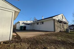 7801 Ellington Dr, Saint Louis, MO 63121 - Photo 24