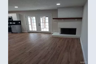 6742 Foxbend Court, Florissant, MO 63033 - Photo 6