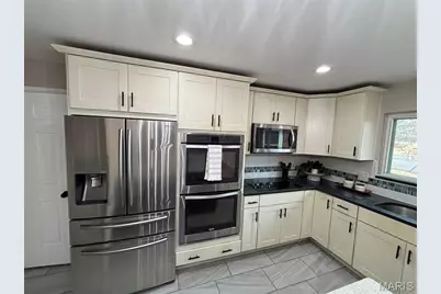 3835 Greengrass Drive, Florissant, MO 63033 - Photo 14