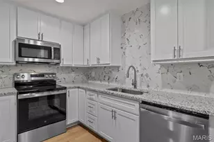 2668 Midland Ridge Dr, Saint Louis, MO 63114 - Photo 30