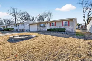 728 Undercliff Dr, Hazelwood, MO 63042 - Photo 2