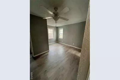 407 N 7th Street, Saint Charles, MO 63301 - Photo 2