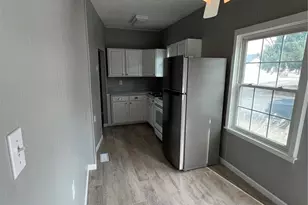 407 N 7th St, Saint Charles, MO 63301 - Photo 4