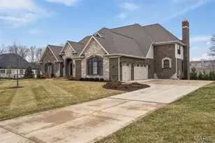 413 Stonechase Ln, Town and Country, MO 63141 - Photo 2