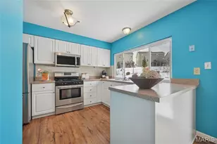 857 Vlg Mdw Dr, Ballwin, MO 63021 - Photo 12