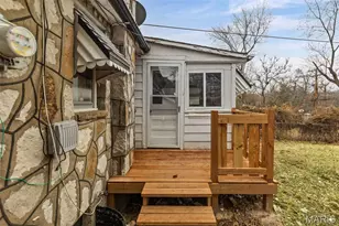 2005 N Hanley Rd, Hanley Hills, MO 63114 - Photo 6