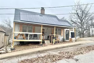 519 Pine St, Hannibal, MO 63401 - Photo 1
