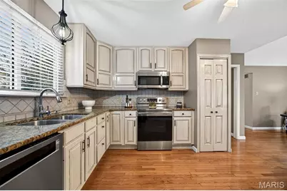 1925 Dewitt Ridge Drive, Chesterfield, MO 63017 - Photo 16