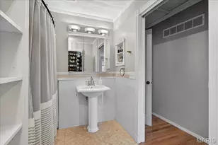 13290 Kenroyal Dr, Saint Louis, MO 63131 - Photo 28