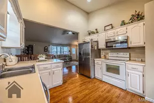 1402 Raspberry Dr, Lebanon, MO 65536 - Photo 16