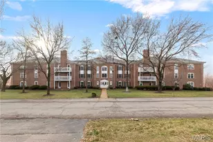 974 Claytonbrook Dr, Ballwin, MO 63011 - Photo 2