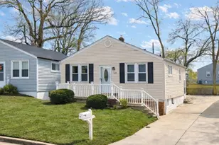 443 Erber Dr, Kirkwood, MO 63122 - Photo 1