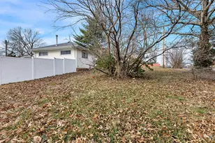 508 Nannette Dr, Saint Louis, MO 63125 - Photo 32