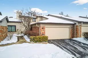 11523 Sandy View Dr, Saint Louis, MO 63146 - Photo 2