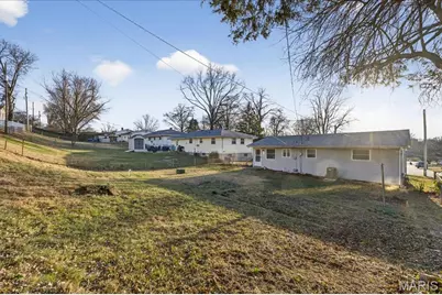 2534 Leonard Drive, Saint Charles, MO 63301 - Photo 2