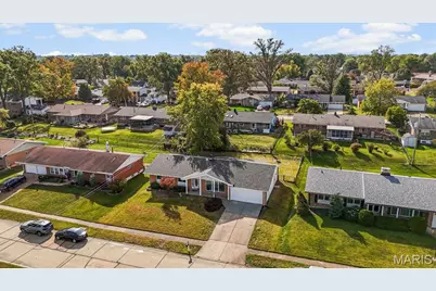 2838 Flintwood Drive, Saint Louis, MO 63129 - Photo 2