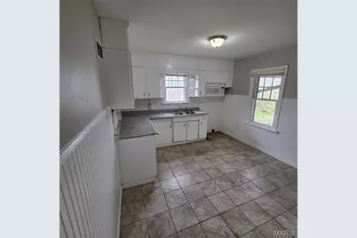 6725 Maryellen Street, Northwoods, MO 63121 - Photo 12