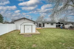 2082 Marrisa Dr, Florissant, MO 63031 - Photo 38