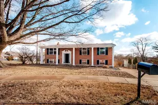 624 Sandy Oak Dr, Manchester, MO 63021 - Photo 1