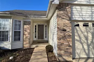 64 N Trumbull Cir, Saint Charles, MO 63301 - Photo 2