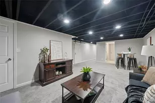 12381 Merrick Dr, Saint Louis, MO 63146 - Photo 28