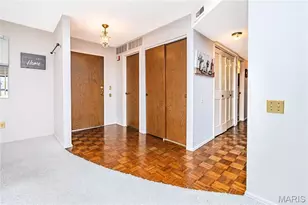 539 Coeur De Royale Dr, Creve Coeur, MO 63141 - Photo 4