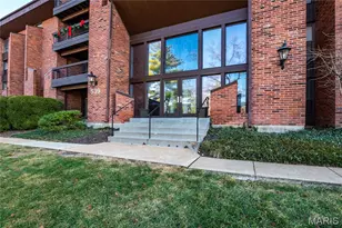 539 Coeur De Royale Dr, Creve Coeur, MO 63141 - Photo 2